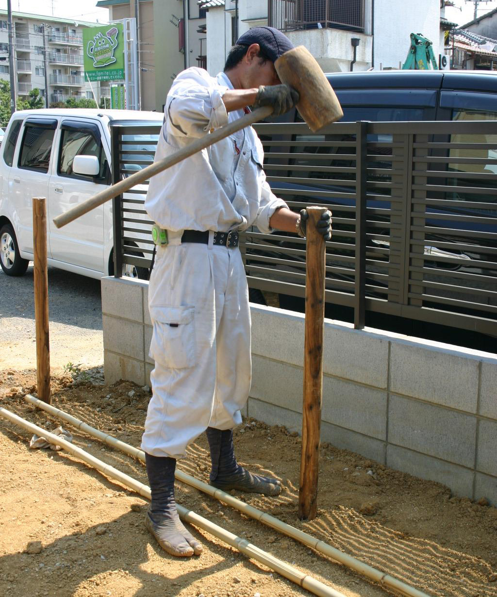 支柱打ち込み